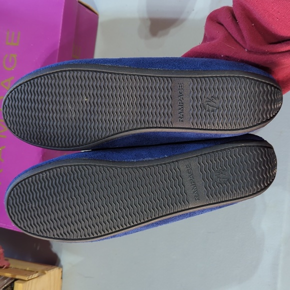 Brand new blue flats - Picture 3 of 4